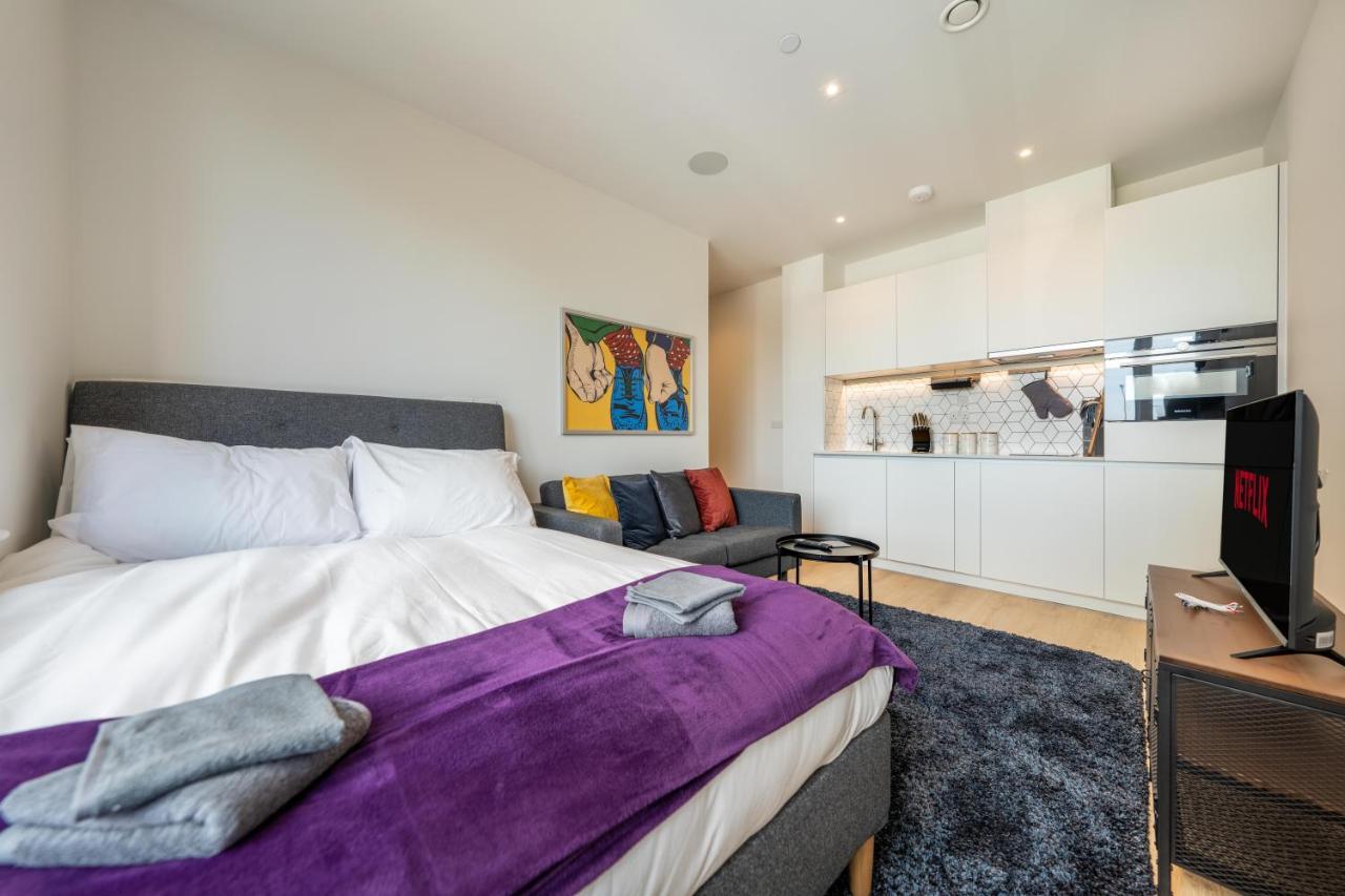 Feltham Cozy Apartments - Free Wifi And Parking Onsite מראה חיצוני תמונה
