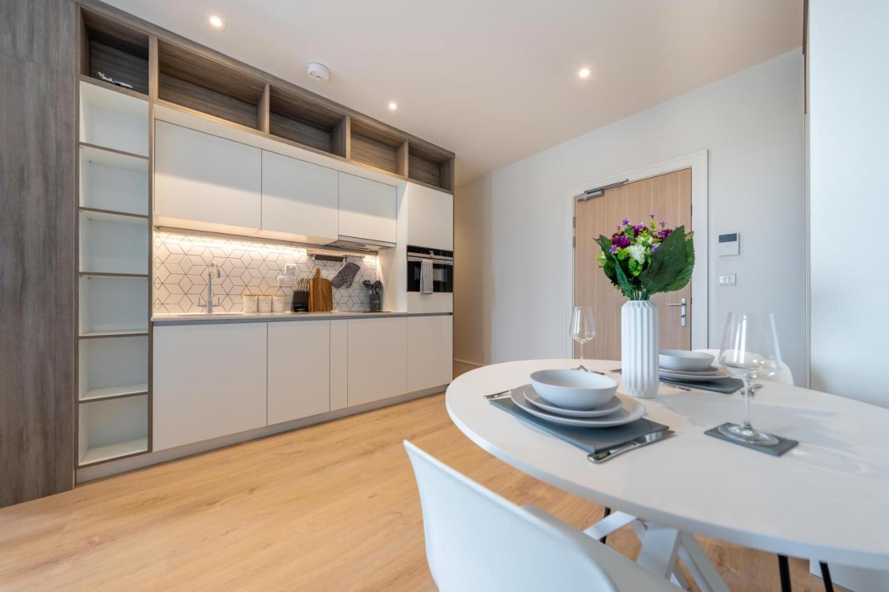 Feltham Cozy Apartments - Free Wifi And Parking Onsite מראה חיצוני תמונה