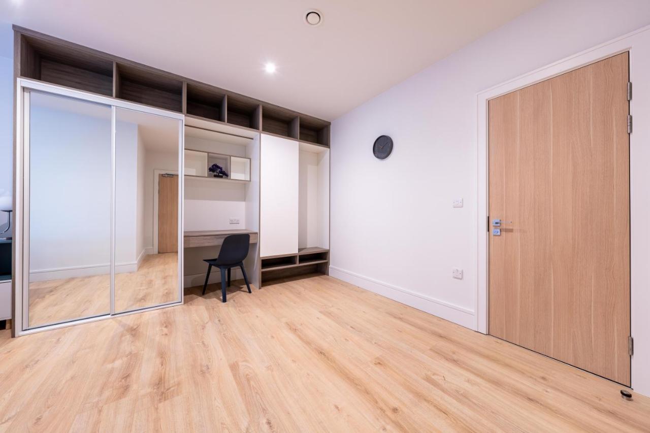 Feltham Cozy Apartments - Free Wifi And Parking Onsite מראה חיצוני תמונה