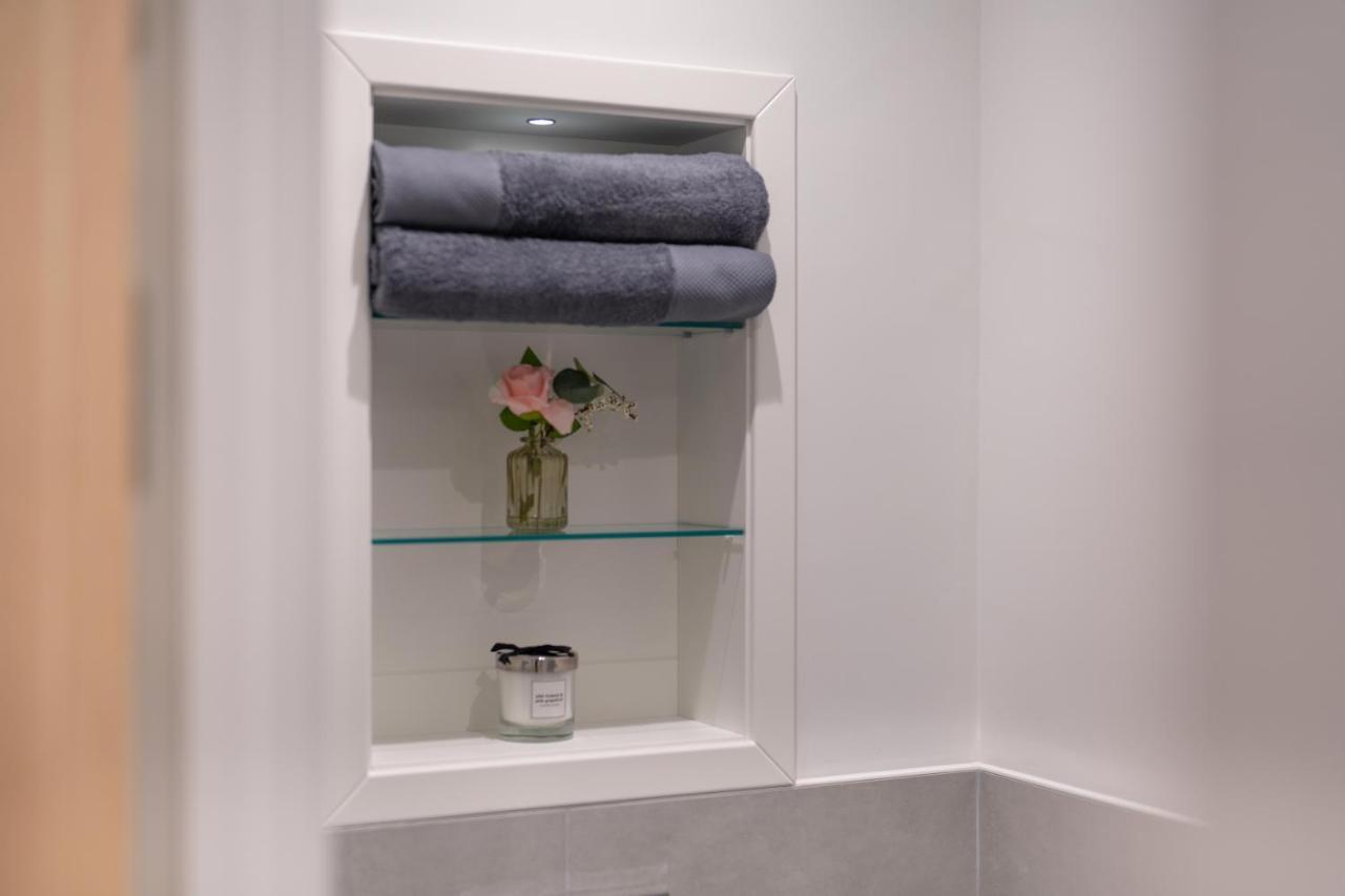 Feltham Cozy Apartments - Free Wifi And Parking Onsite מראה חיצוני תמונה